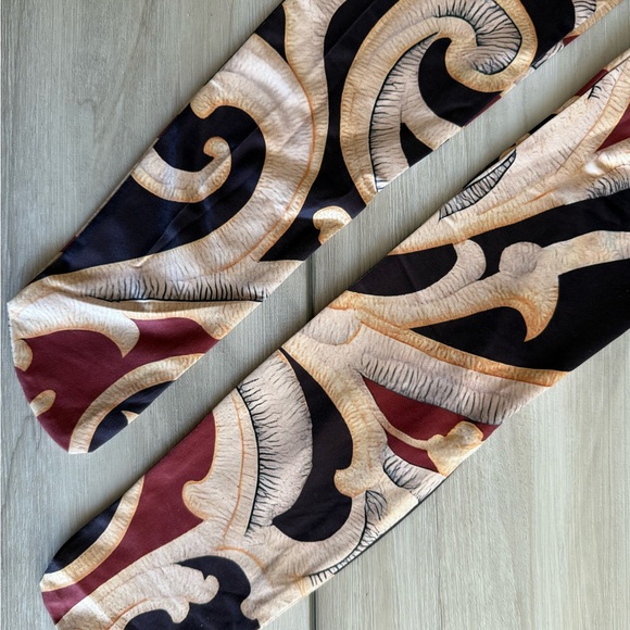 Chic Off-Shoulder Patterned Jumpsuit - Picture 6 of 7